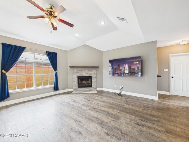 Foto del edificio - 115 La Rue Vil