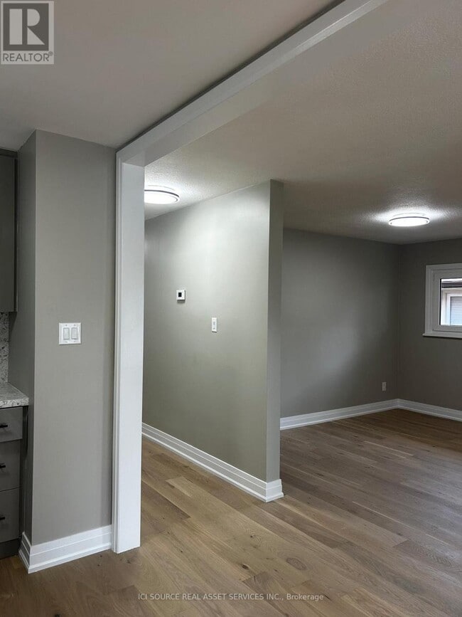 Building Photo - 30 Swanhurst Blvd