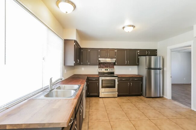 Foto del edificio - 4027 E Alta Vista Rd