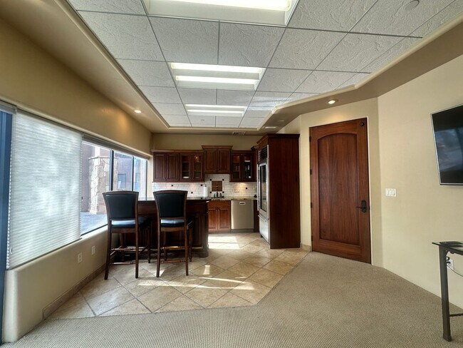 Foto del edificio - Large 1 bed / 1 bath Condo on North End of Town