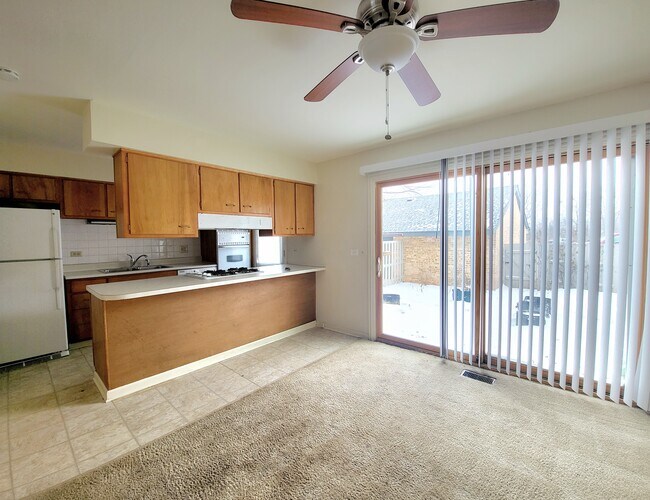 Foto del edificio - 3D tour available! Incredible 3 bedroom 1....