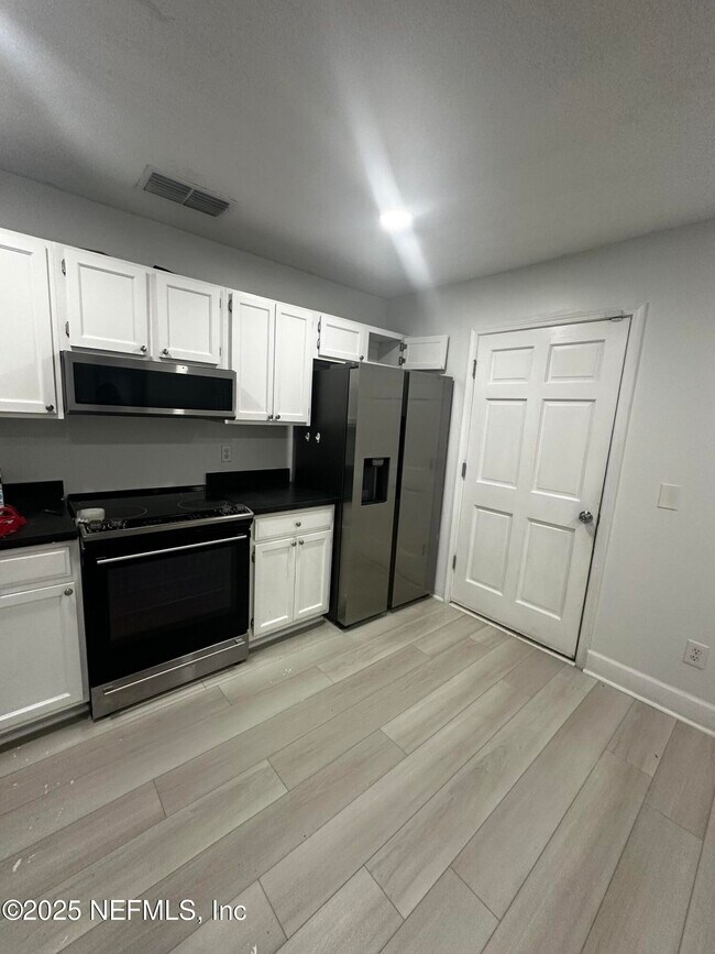 Building Photo - 5908 Copper Creek Dr