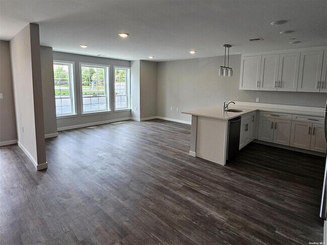 Foto del edificio - 221 Eastview Dr