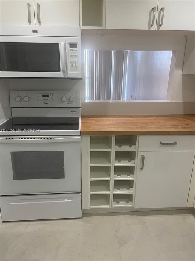 Foto del edificio - 10525 SW 112th Ave