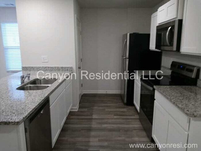 Foto del edificio - 702 Wayfinder Run