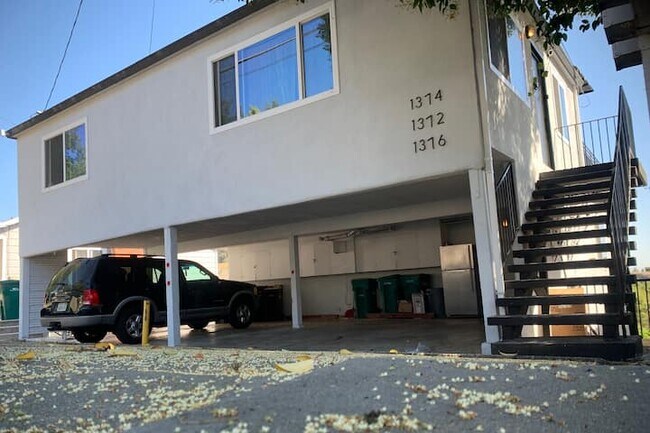 Building Photo - 1372 Highland Blvd