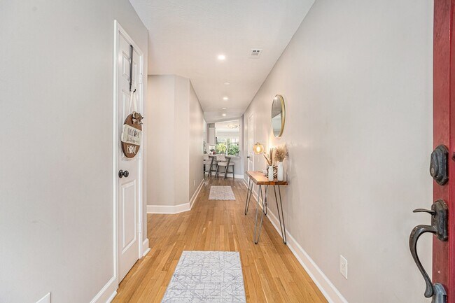 Foto del edificio - 618 Bay Oaks Dr