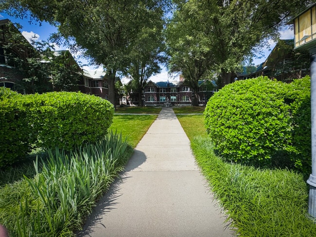 Brinkley - Exterior - Brinkleys Apartments