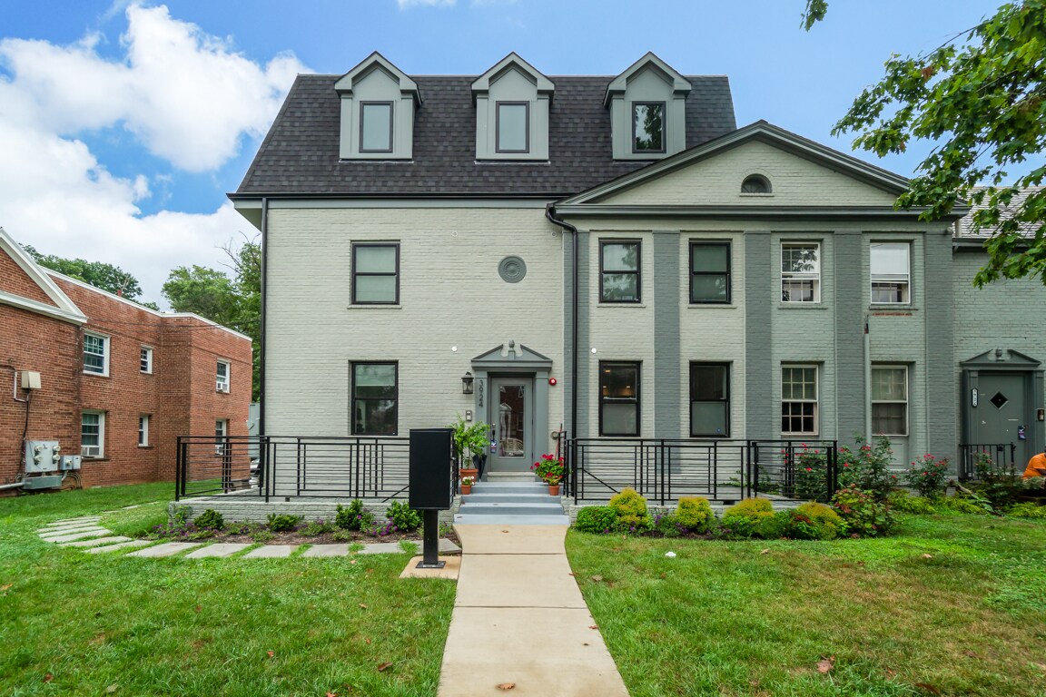 Primary Photo - 3924 W St NW