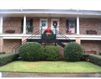 Building Photo - 1250 Dorchester Dr