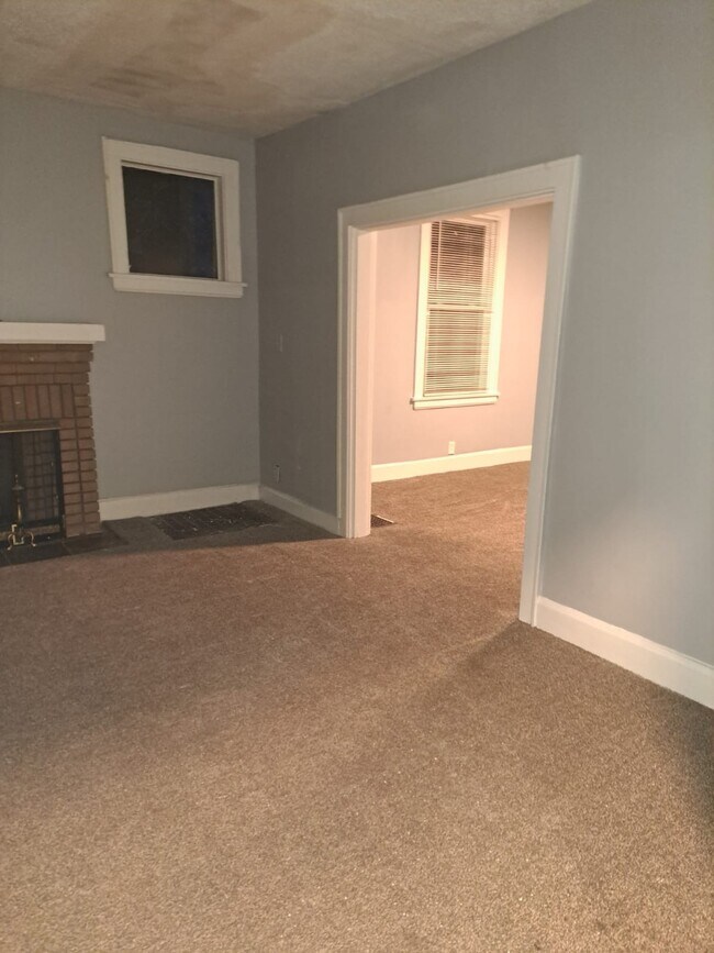 Building Photo - 1114 Fairbanks Ave