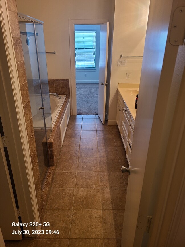 Building Photo - 2710 Hullsmith Dr