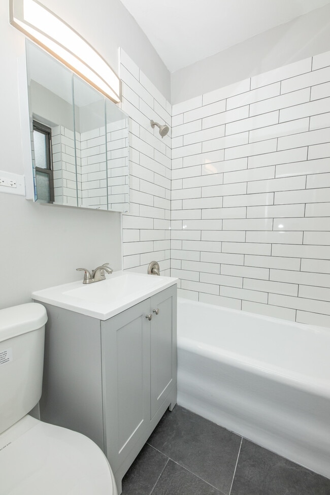 Building Photo - 615 Hinman Ave