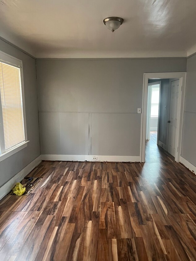 Foto del edificio - 2 bedroom/ 1 bathroom unit!
