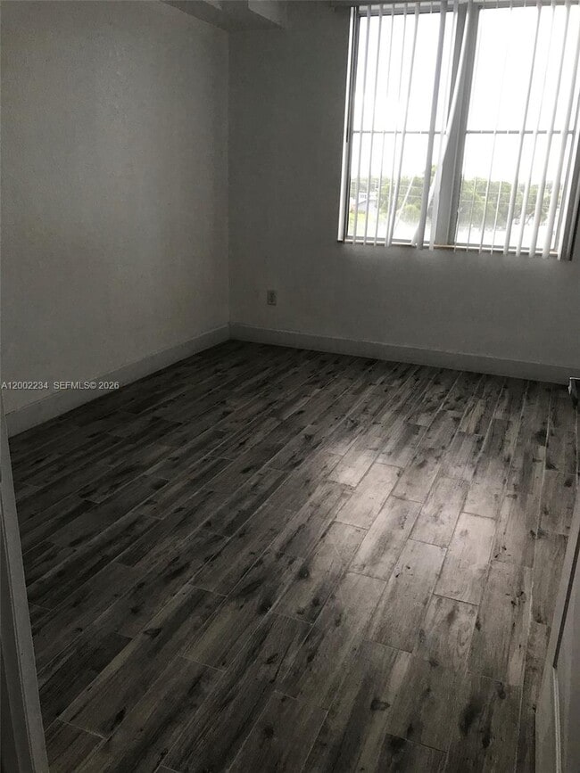 Foto del edificio - 1830 Radius Dr