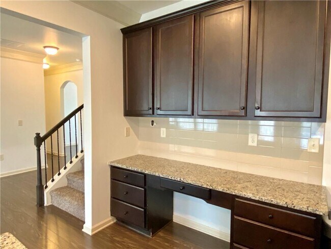 Foto del edificio - 611 Stonehurst Ln
