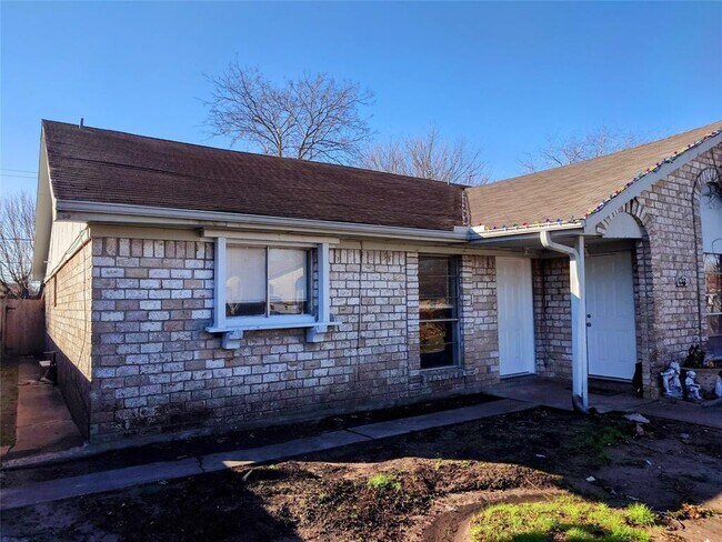 Building Photo - 12119 White Cap Ln