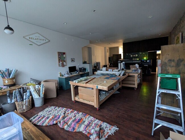 Foto del edificio - 4219 W Lawrence Ave