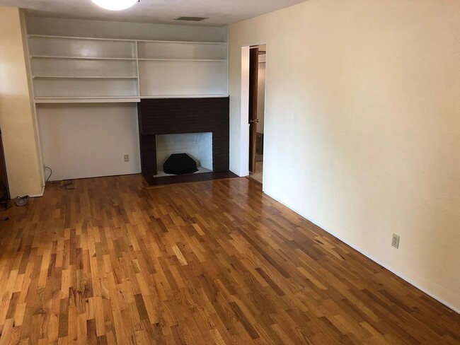 Photo - 4 Bedroom, 2 Bathroom House in SE Eugene