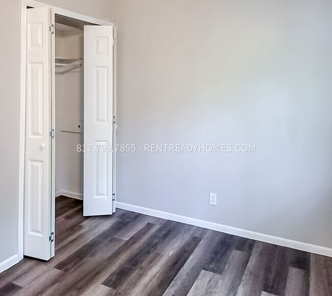 Foto del edificio - 7227 Glen Heights Dr