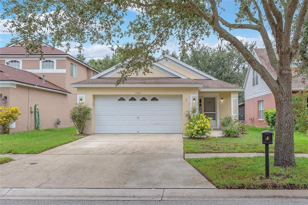 Foto principal - 5903 Wrenwater Dr