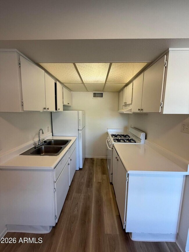 Building Photo - Nice studio apartment in Phoenix!