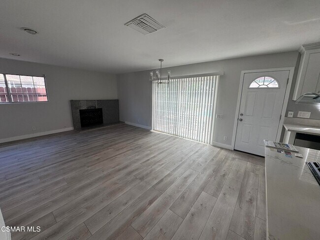 Foto del edificio - 22630 Gilmore St