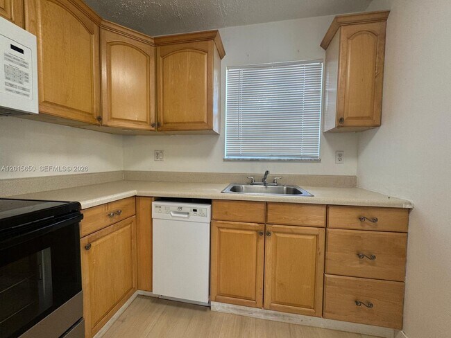 Foto del edificio - 4122 SW 61st Ave