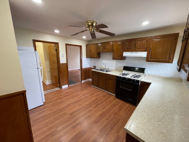 Photo - 227 Holland St Apartment