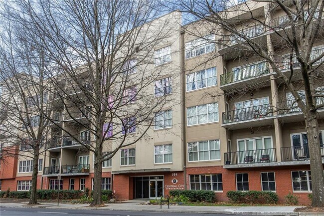 Foto del edificio - 384 Ralph McGill Blvd NE