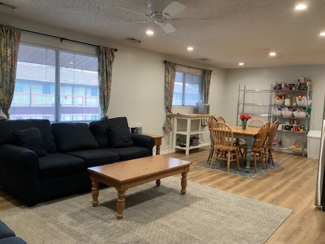 Foto del edificio - 141 E 700 N