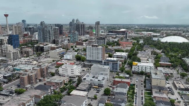  - 1800 4th St SW