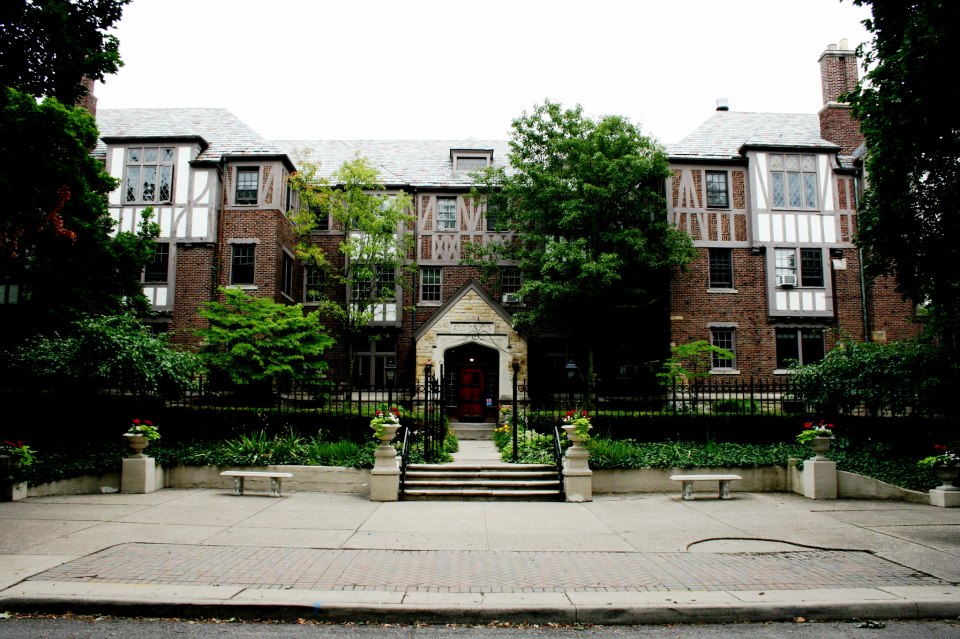 Main Entry of Ann Manor - 2200 Scottwood Ave
