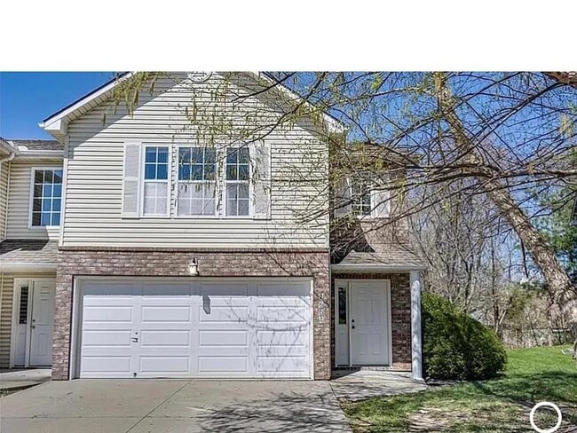 Building Photo - 1654 NW Garrett Dr
