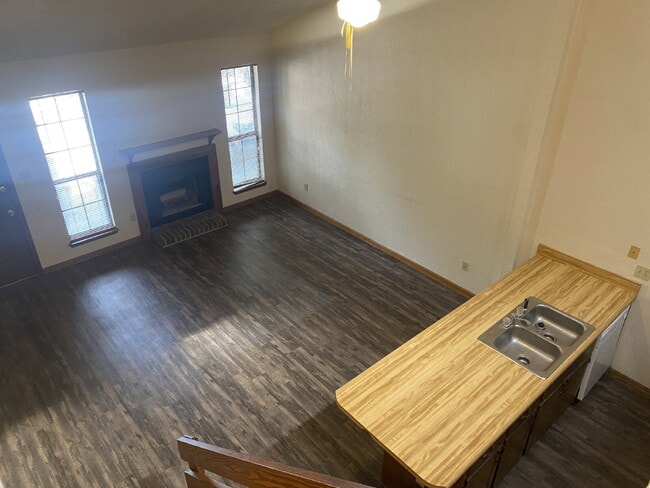 Building Photo - 1/1 With A loft! Perfect One Bedroom at A Great Price!