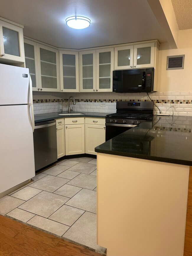 Foto del edificio - 777 N MacQuesten Pkwy