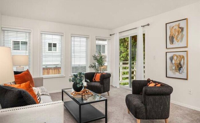 Foto del edificio - Welcome Home 2 bd/1 ba Condo Close to ever...