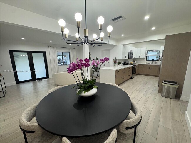 Foto del edificio - 1711 SW 16th St