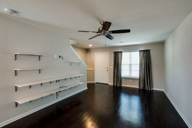 Building Photo - 2521 River Trail Dr
