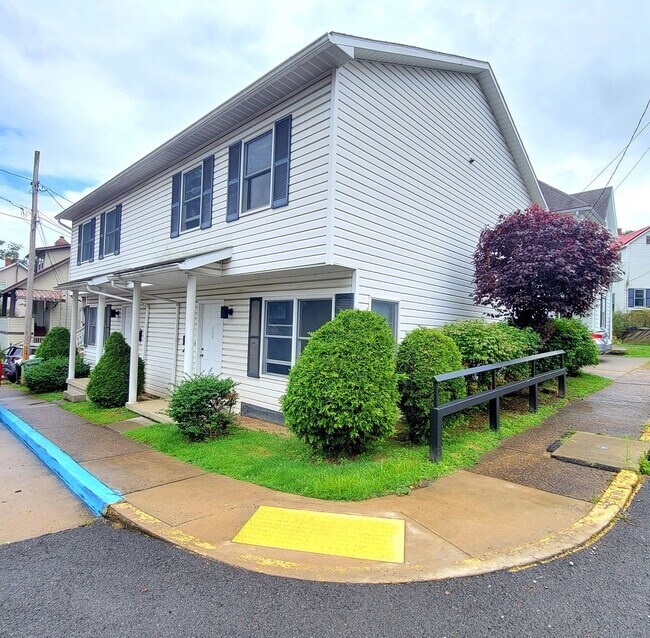 Foto del edificio - 600/602 Brandon St