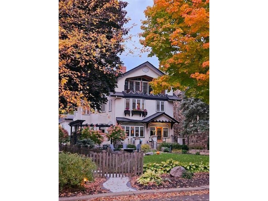 Primary Photo - 4644 W Lake Harriet Pkwy