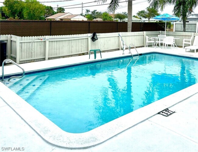 Building Photo - 1005 SW 48th Terrace