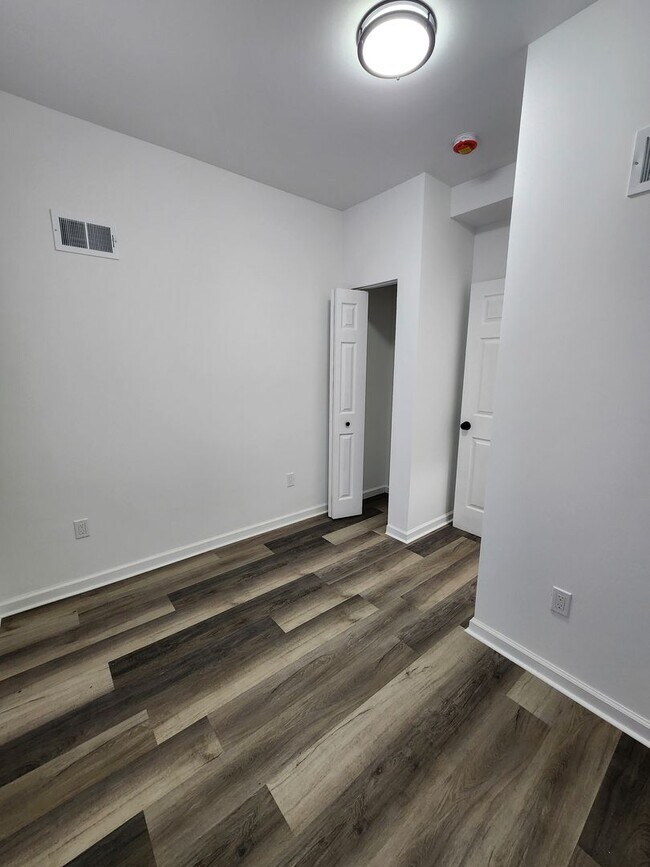 Foto del edificio - 5012 W Stiles St