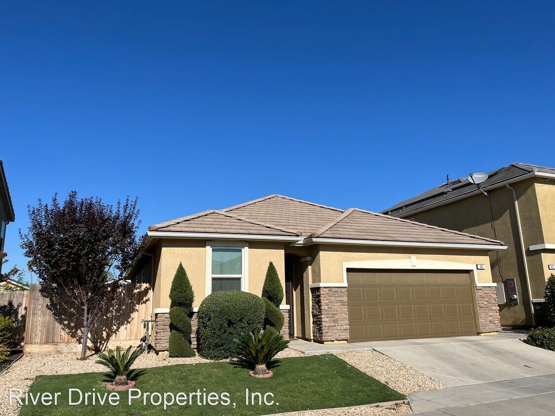 3 br, 2 bath House 86 Solano Street House for Rent in Madera, CA