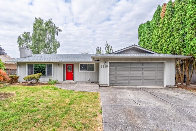 Building Photo - THREE BEDROOM IN MINT VALLEY