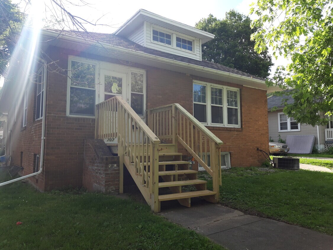 707 Chartres St, LaSalle, IL 61301 House Rental in LaSalle, IL