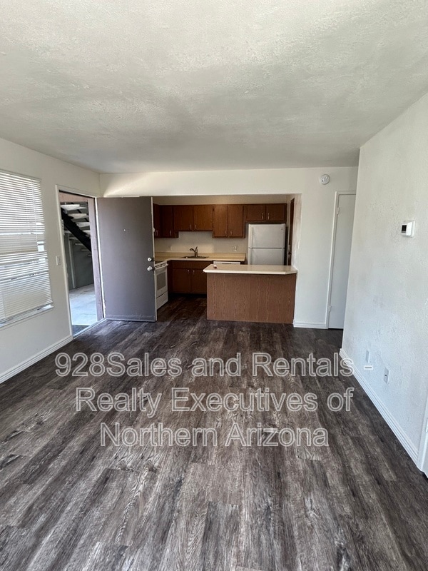 Building Photo - 1200 S Riordan Ranch St