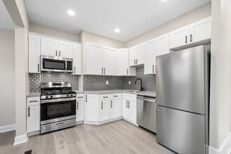 Building Photo - 221 Alpine Ave