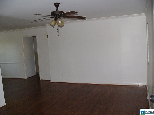 Building Photo - 2028 Lancaster Rd