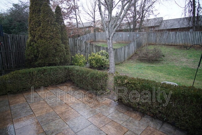 Building Photo - 2419 Glen Meadow Rd